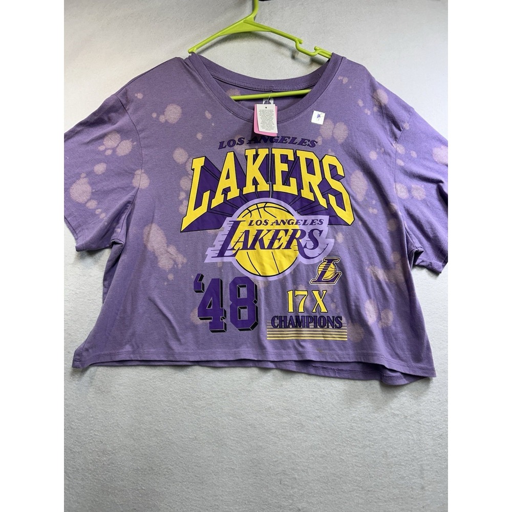 NBA Los Angeles Lakers "48" "17X Champions" Cropped T-Shirt Size XL  NWT